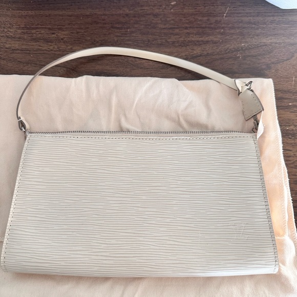 🖤BLACK FRIDAY🎄Louis Vuitton pochette vintage off white epi leather nice deal - Picture 9 of 9